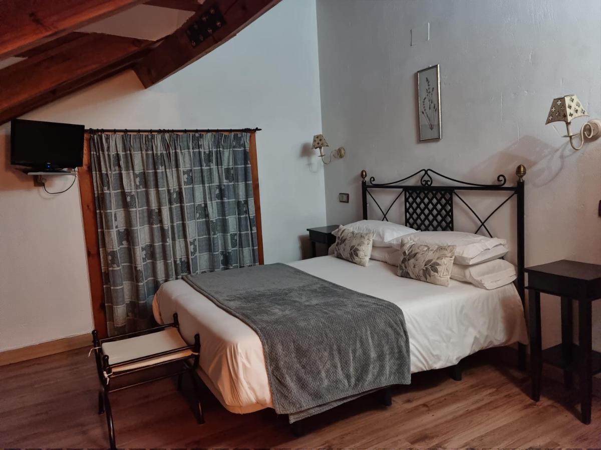 Bed and Breakfast Puerta Al Duraton Sebúlcor Zewnętrze zdjęcie